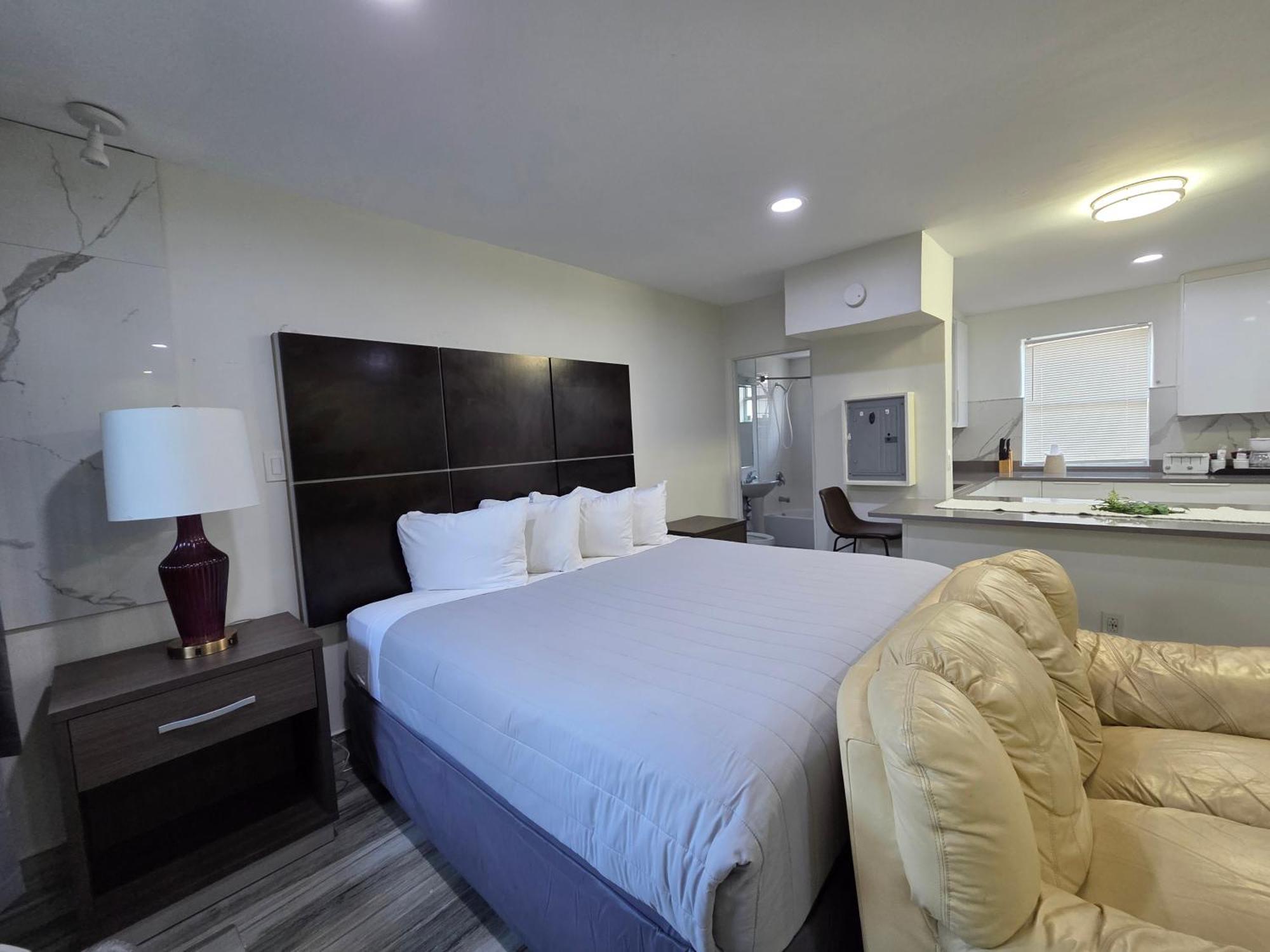 Hotel House 2*
