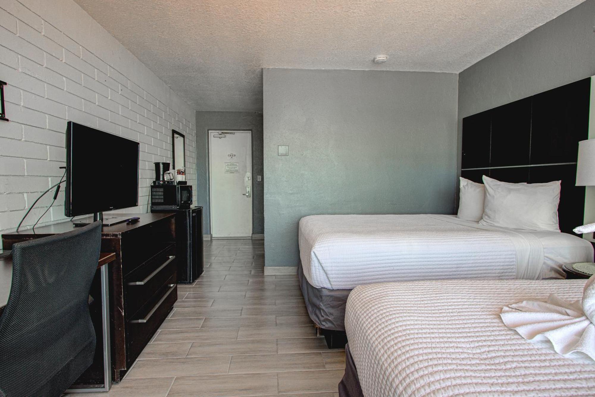 House 2* Daytona Beach