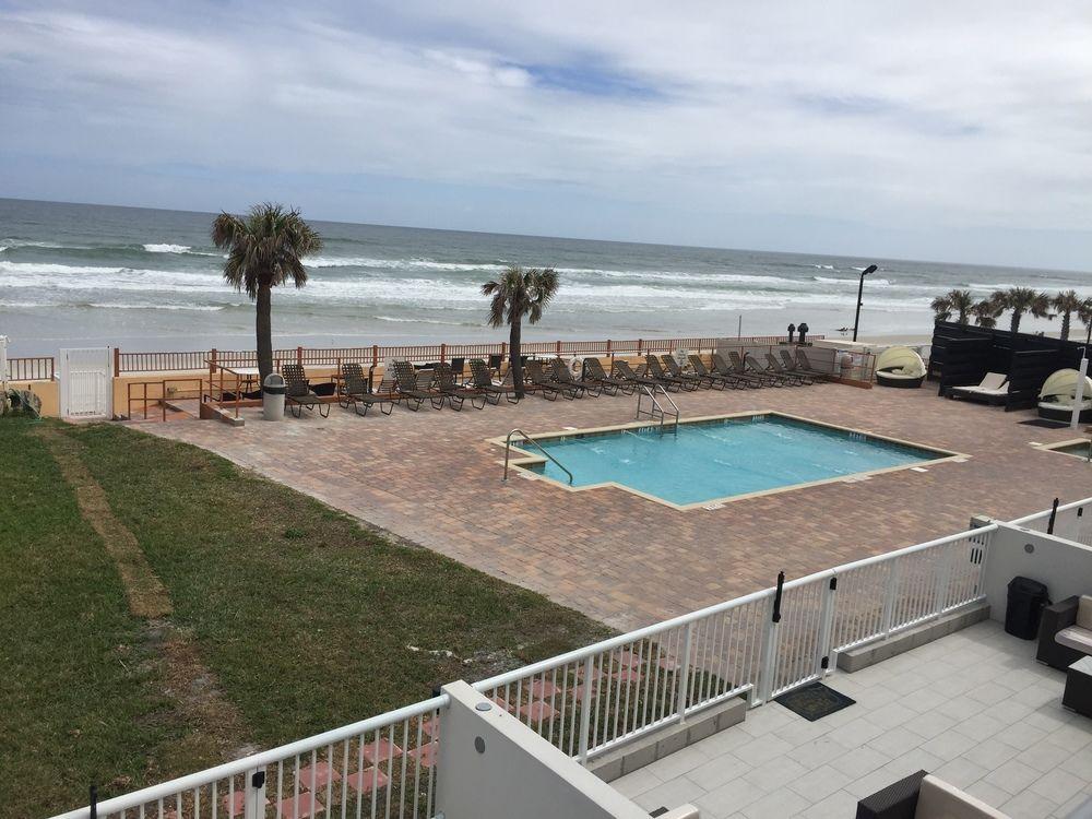 Beach House 2*